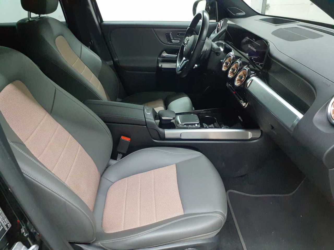 Mercedes-Benz EQB 250 Electric Art 8