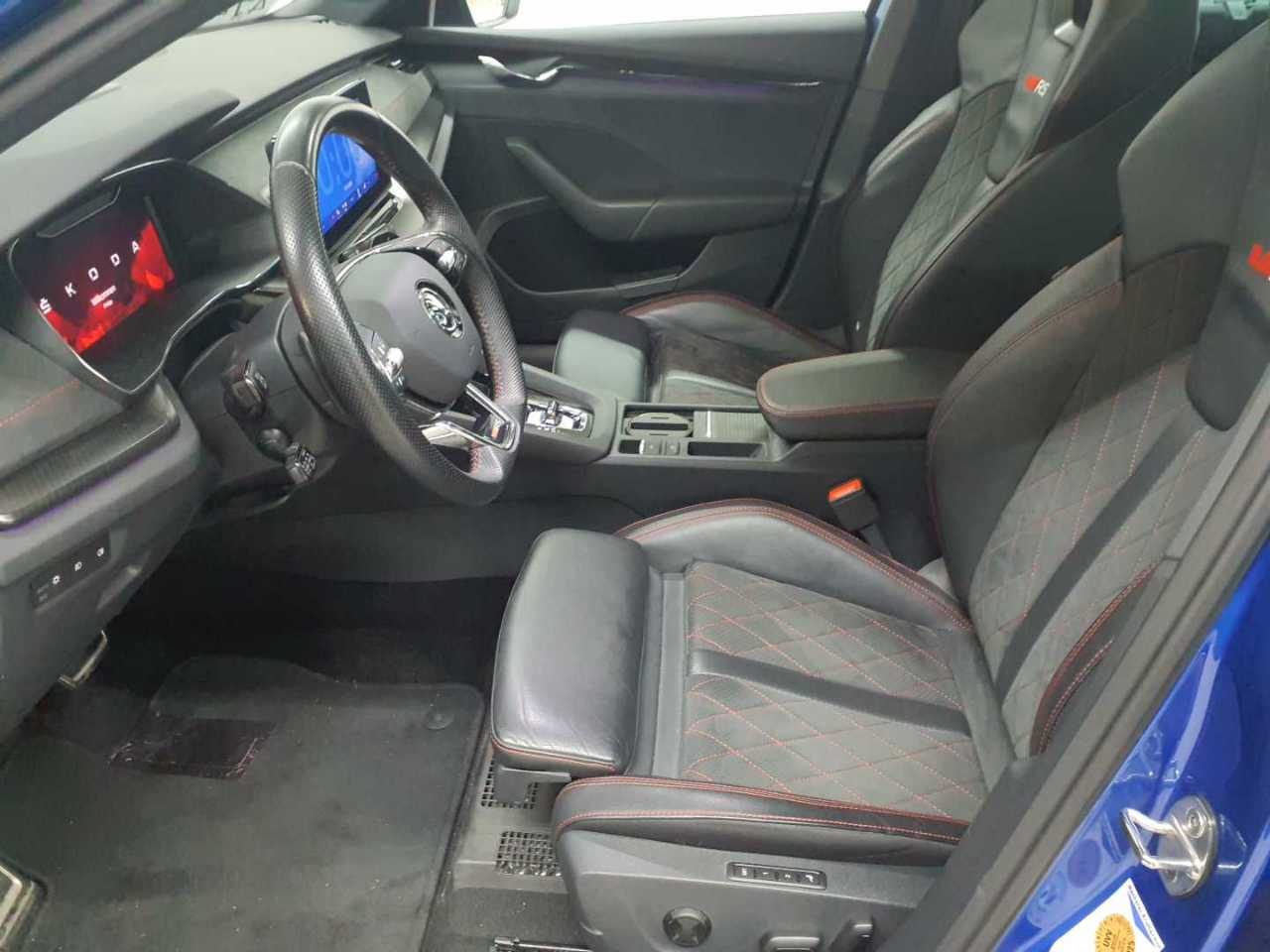 Skoda Octavia Combi 2.0 TDI DSG RS Plus 8