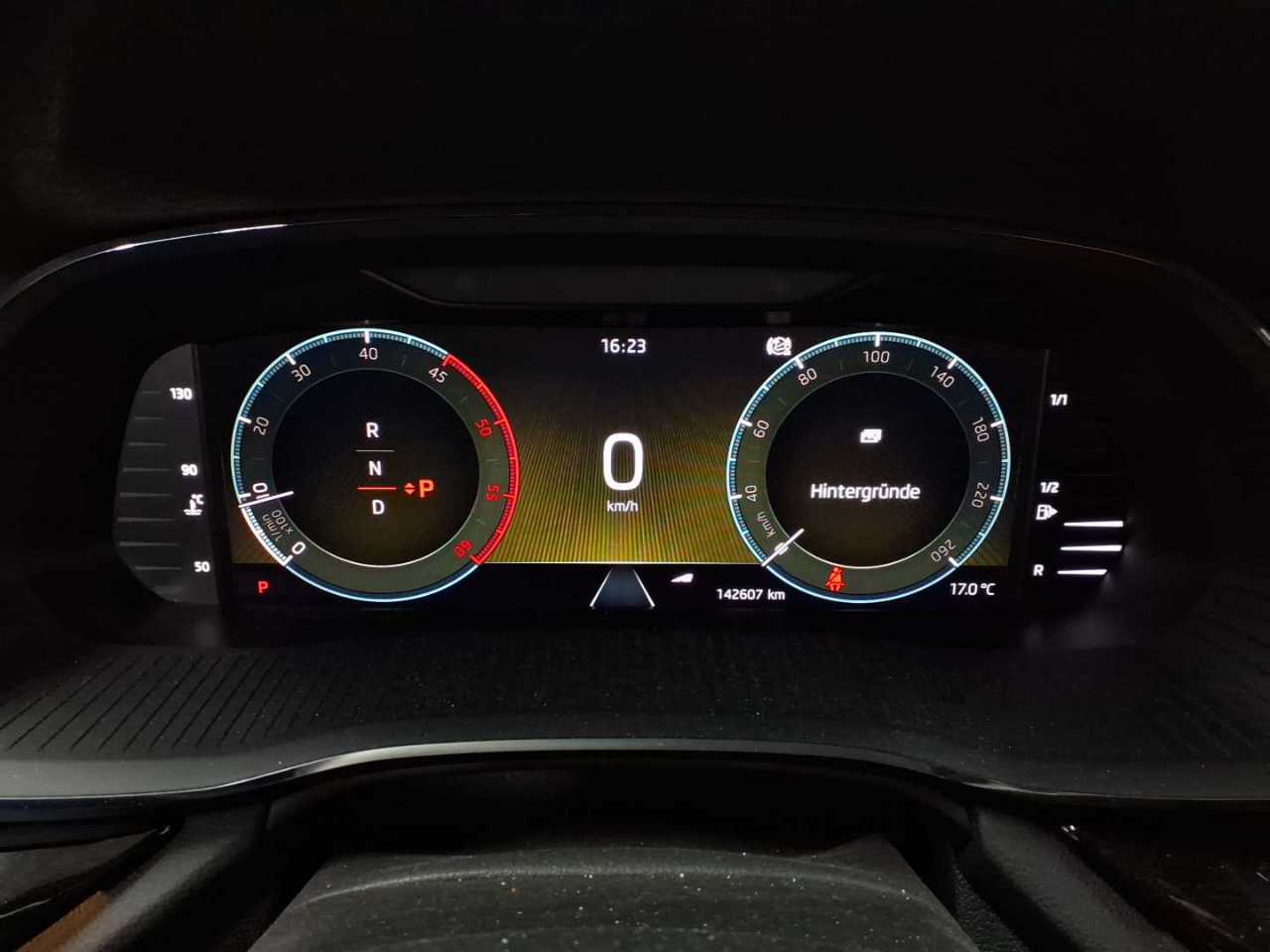 Skoda Octavia Combi 2.0 TDI DSG First Edition 11