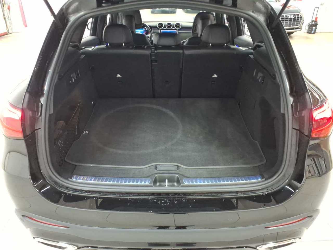 Mercedes-Benz GLC 220 d 4Matic 9G-TRONIC AMG Line Advanced 15