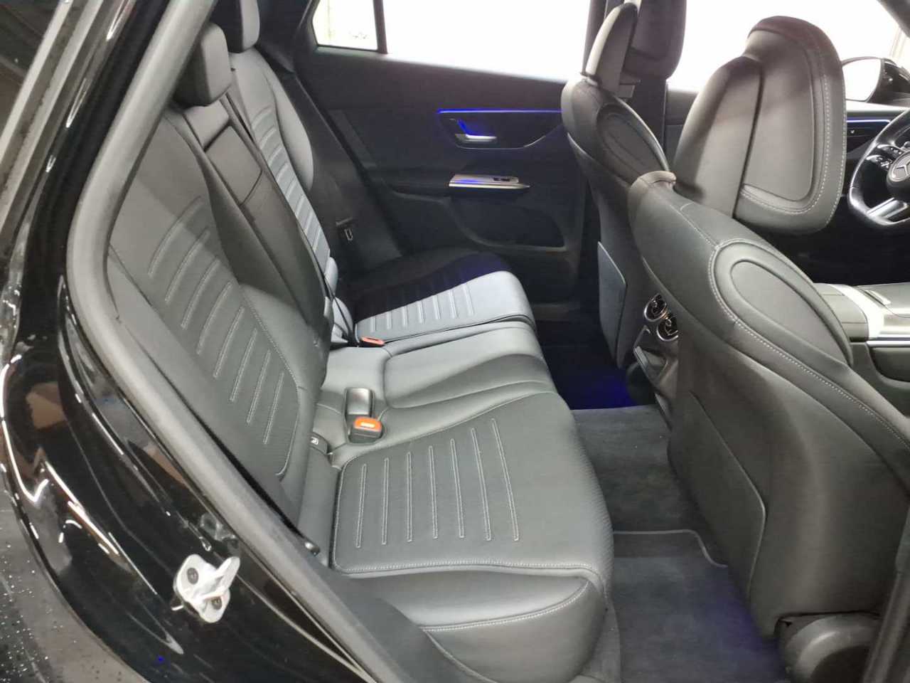 Mercedes-Benz GLC 220 d 4Matic 9G-TRONIC AMG Line Advanced 14