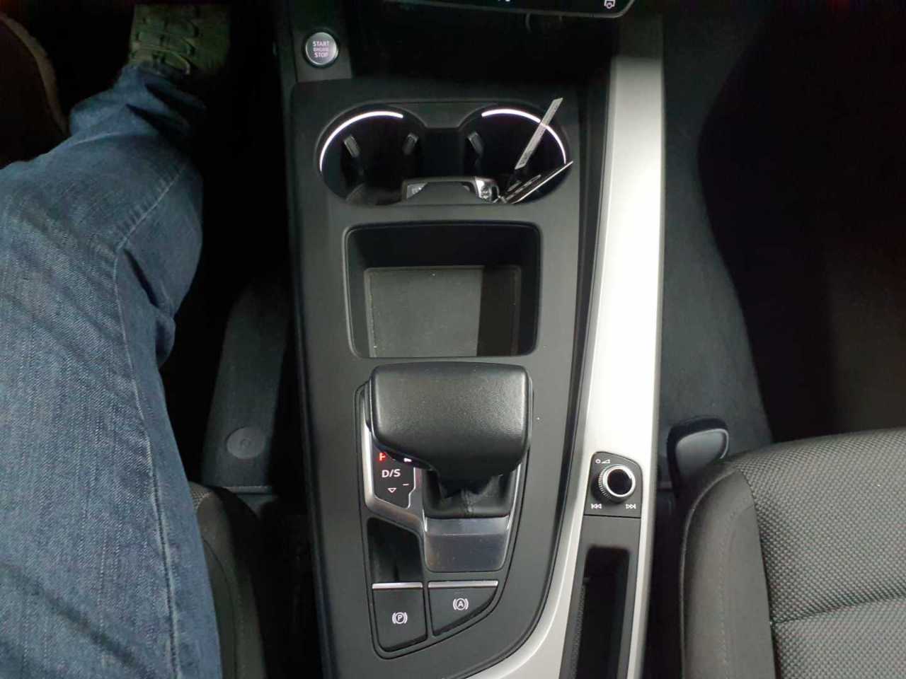 Audi A4 Avant 40 TDI S tronic 10