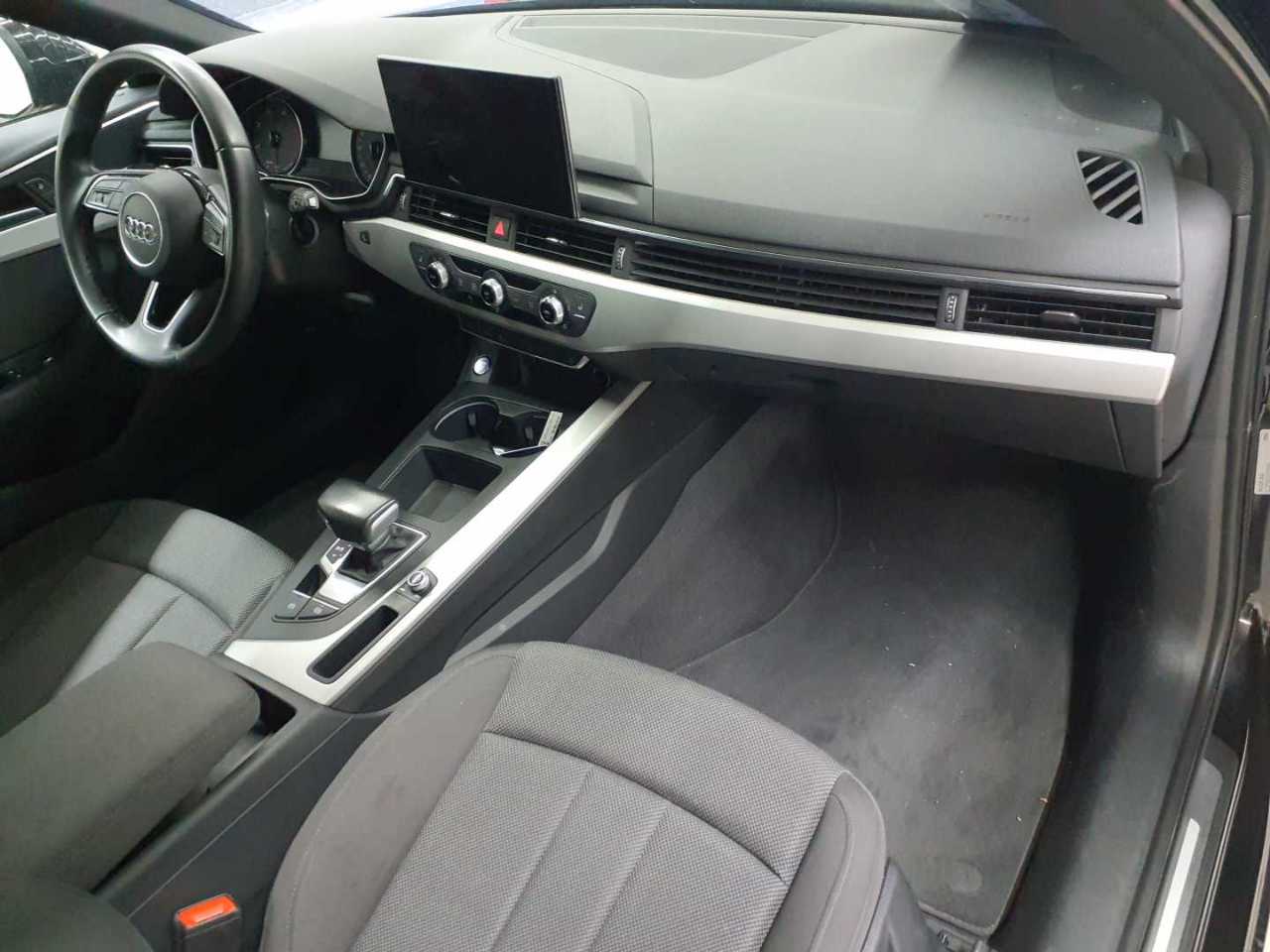 Audi A4 Avant 40 TDI S tronic 9