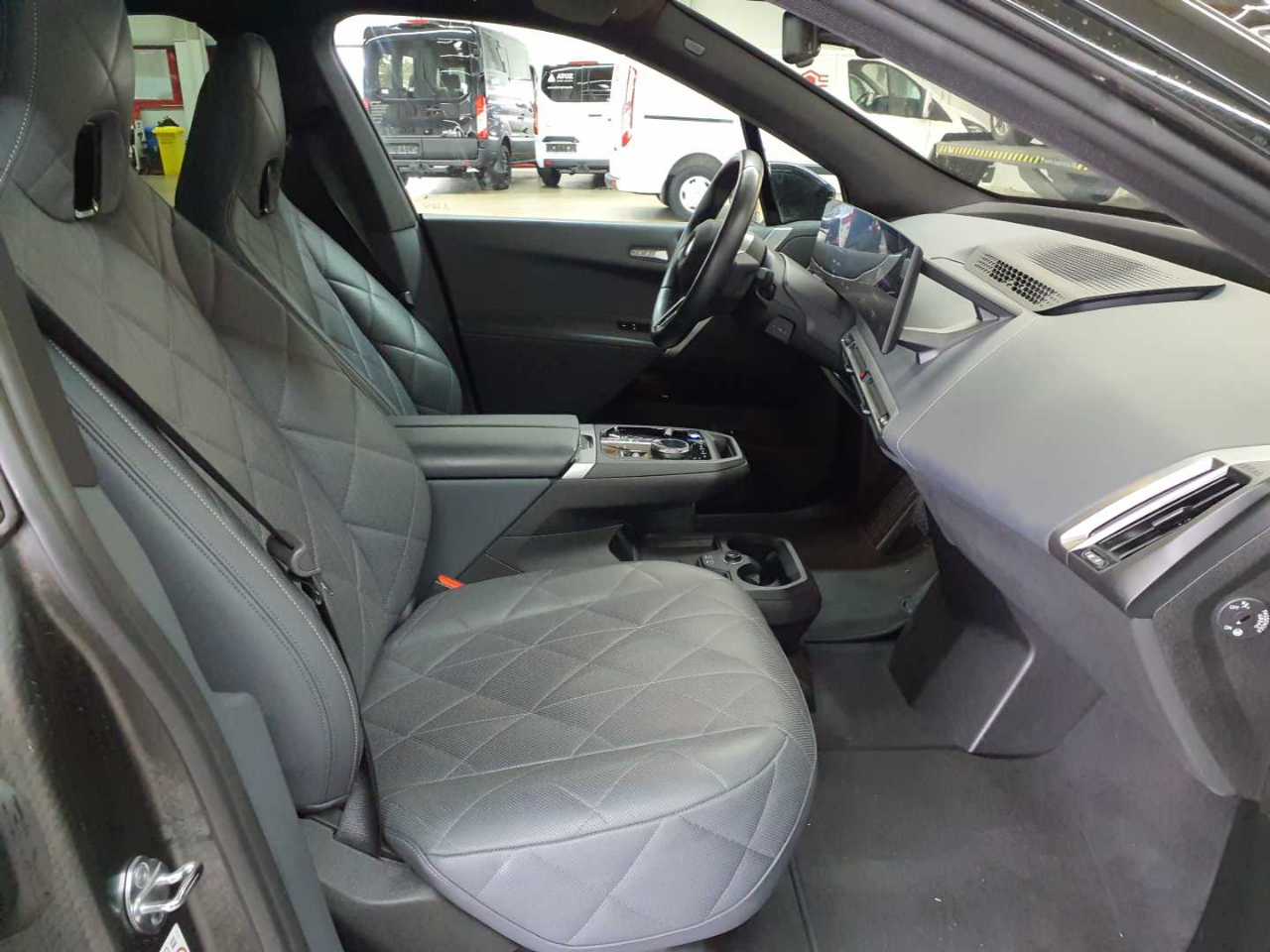BMW iX xDrive50 7