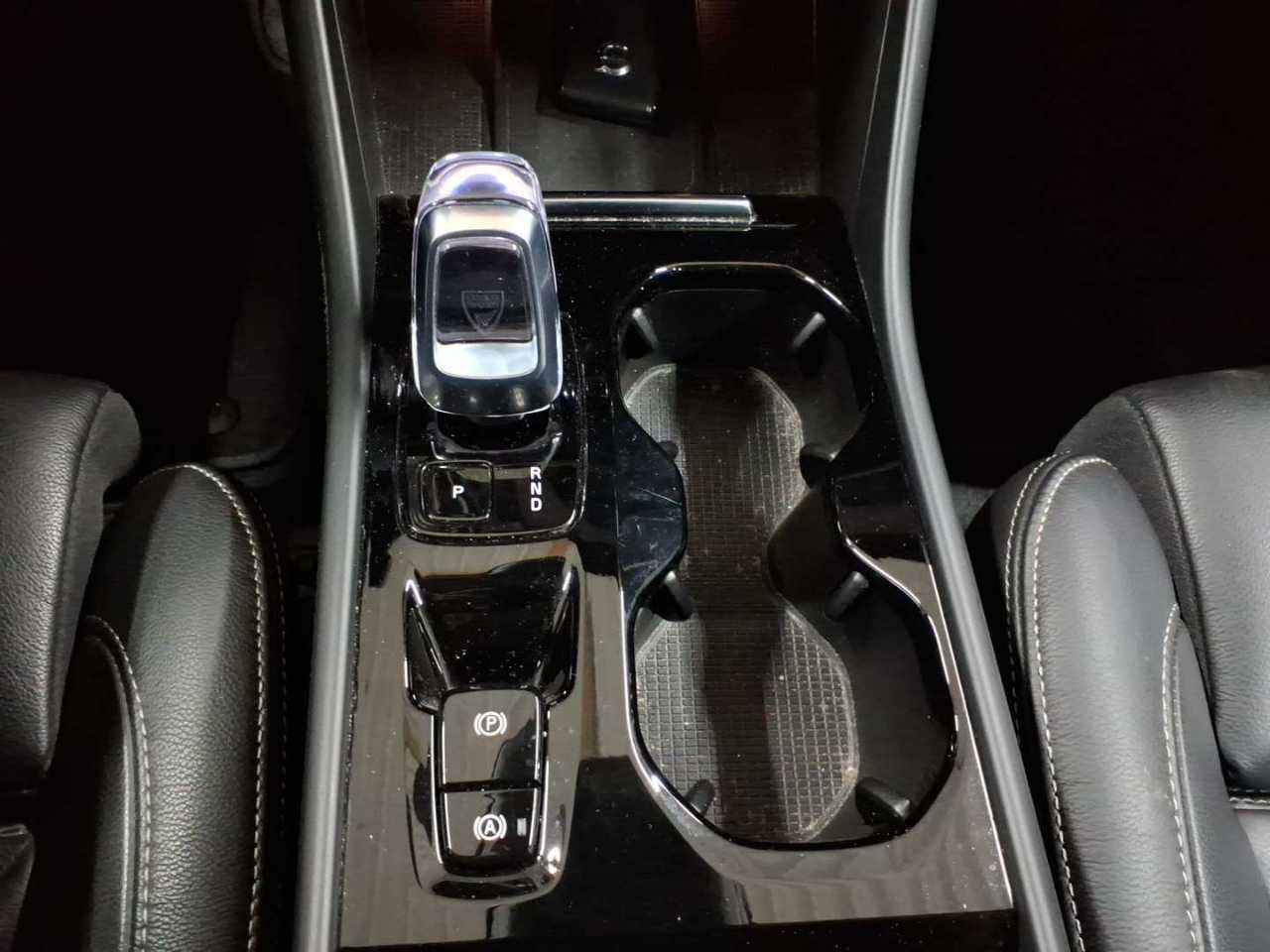 Volvo XC40 T4 Recharge DKG Plus Bright 10