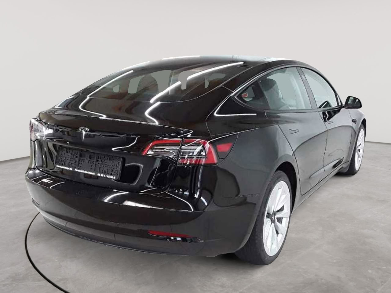 Tesla Model 3 RWD Hinterradantrieb 4