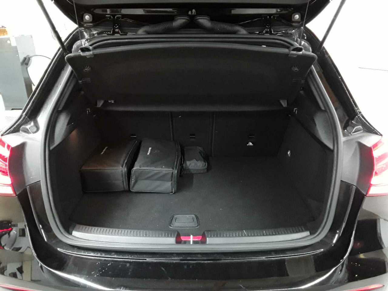 Mercedes-Benz A 250 e 8G-DCT AMG Line 15