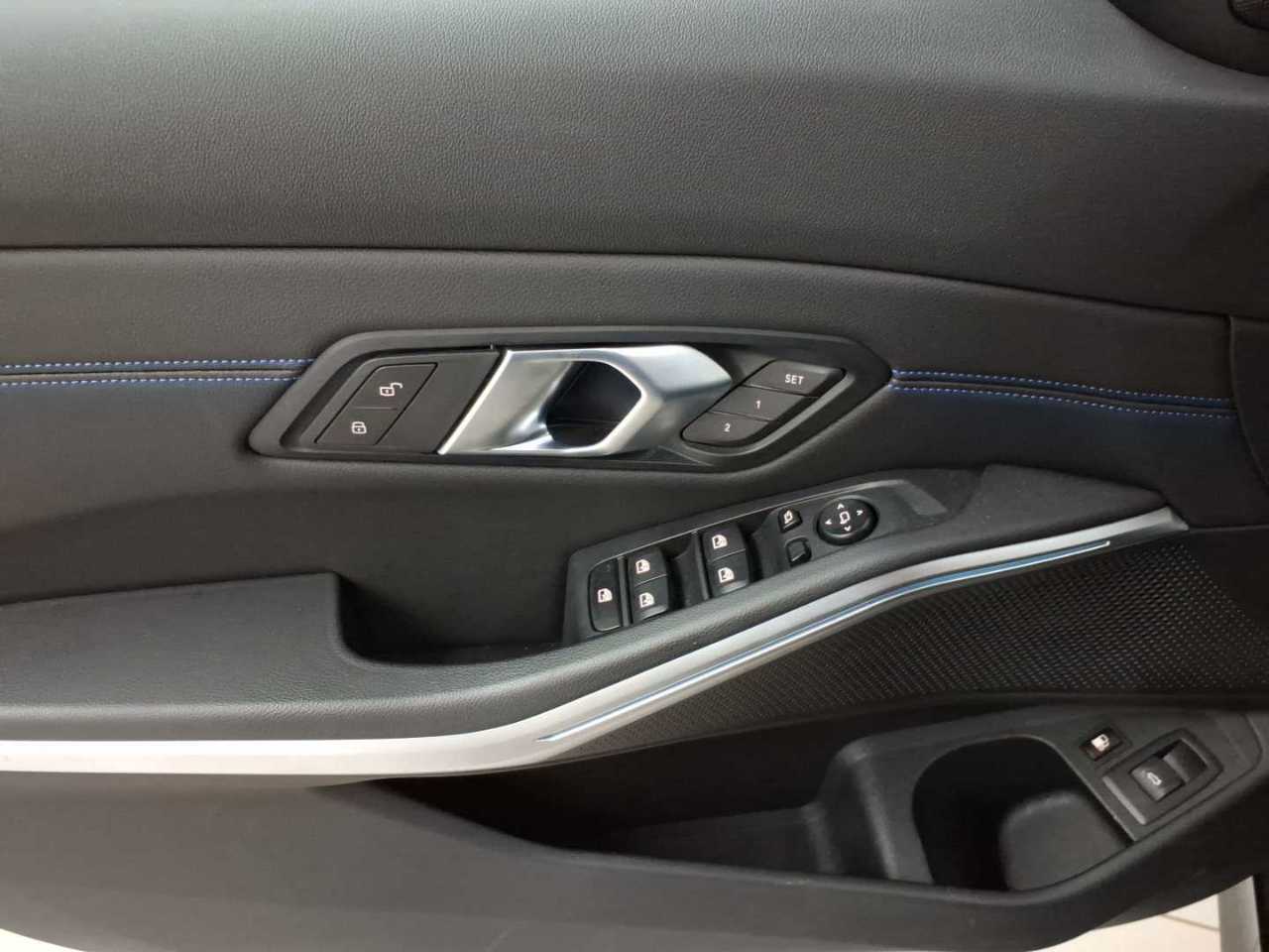 BMW 330e Touring xDrive Aut. 19