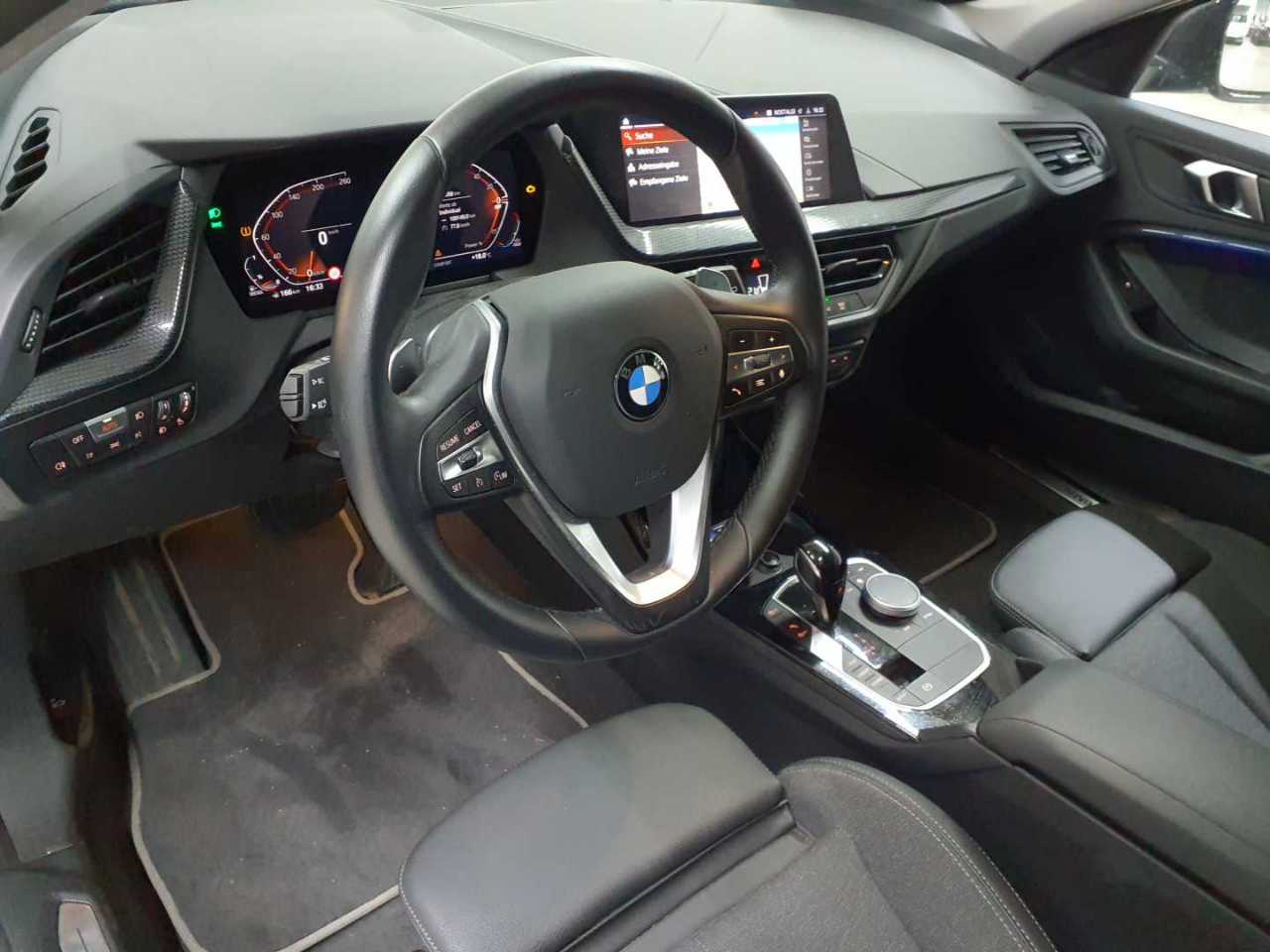 BMW 118d Aut. Sport Line 9