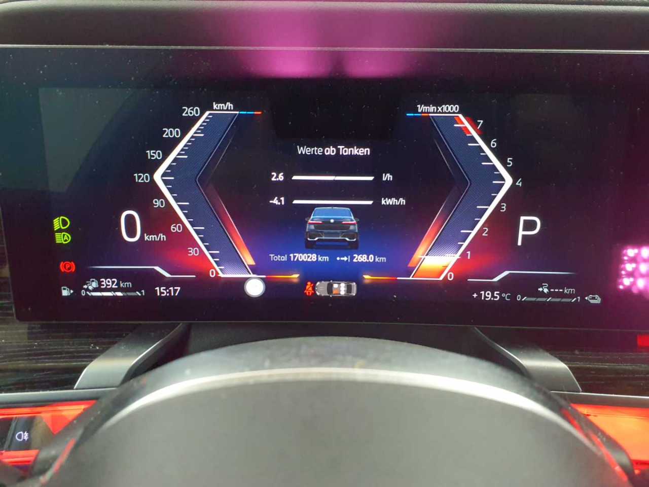 BMW 750e xDrive 11