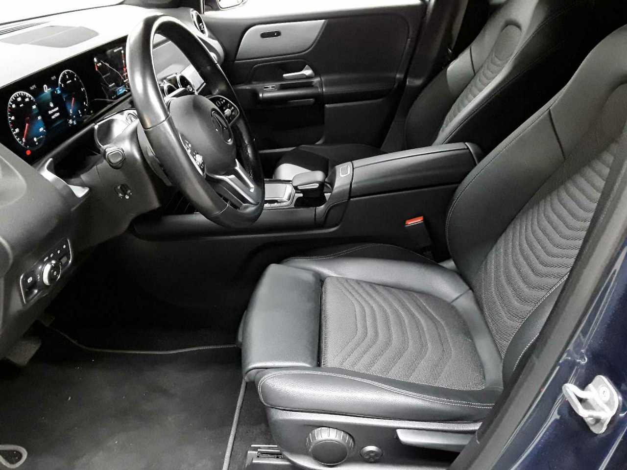 Mercedes-Benz GLB 220 d 4Matic 8G-DCT Style 7