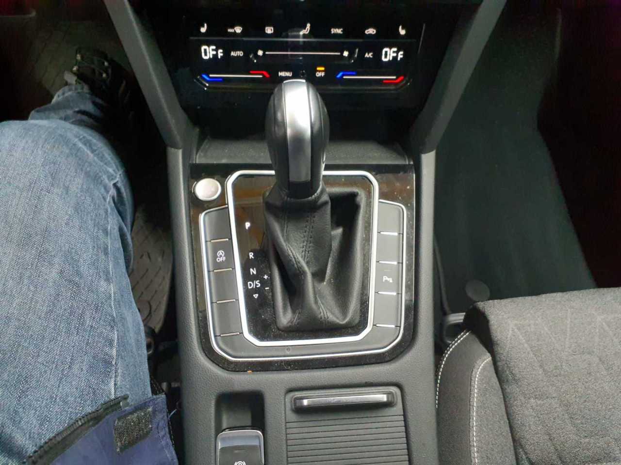 Volkswagen Passat Variant 2.0 TDI SCR DSG Business 10