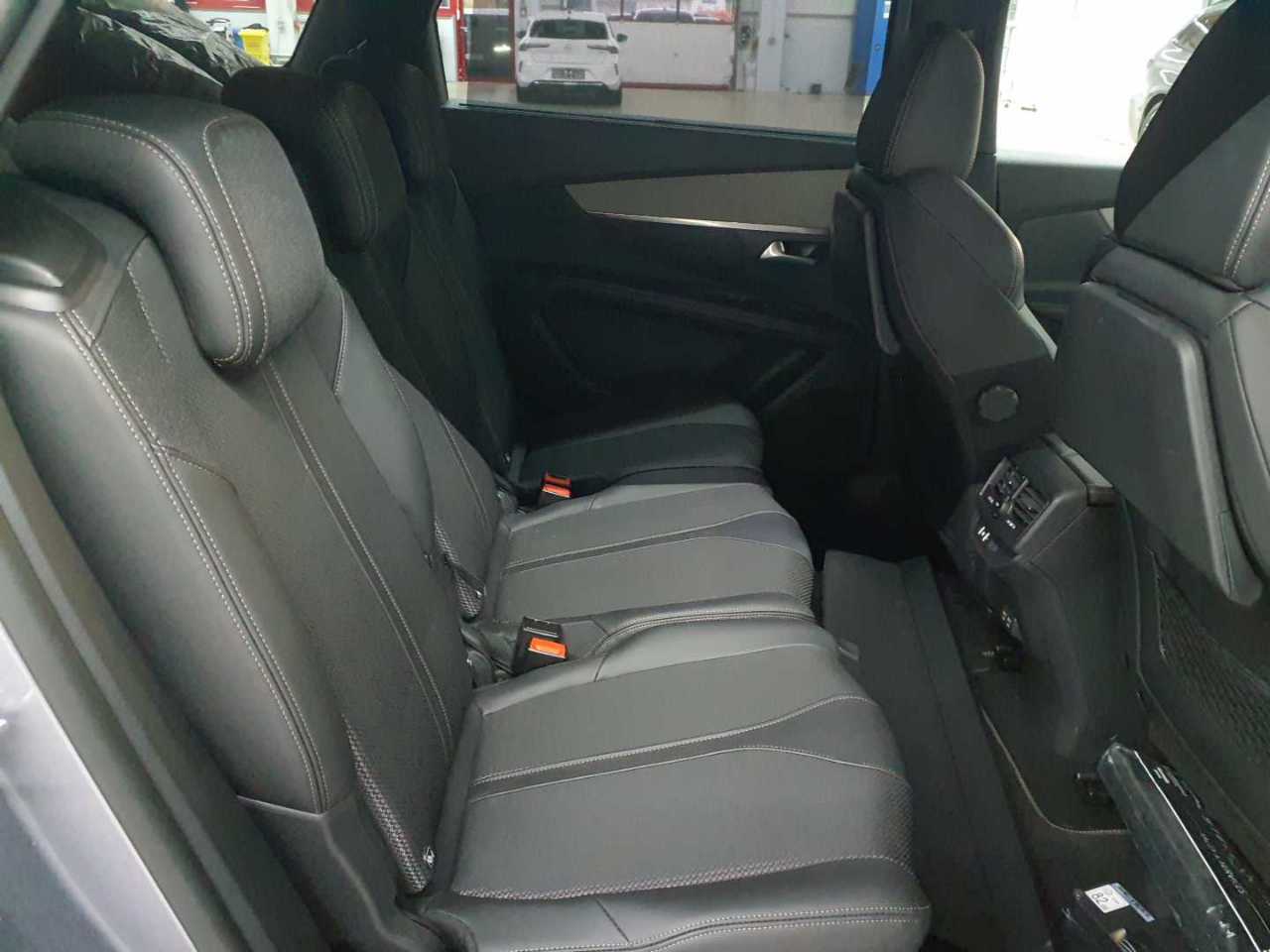 Peugeot 5008 BlueHDi 180 EAT8 GT 13