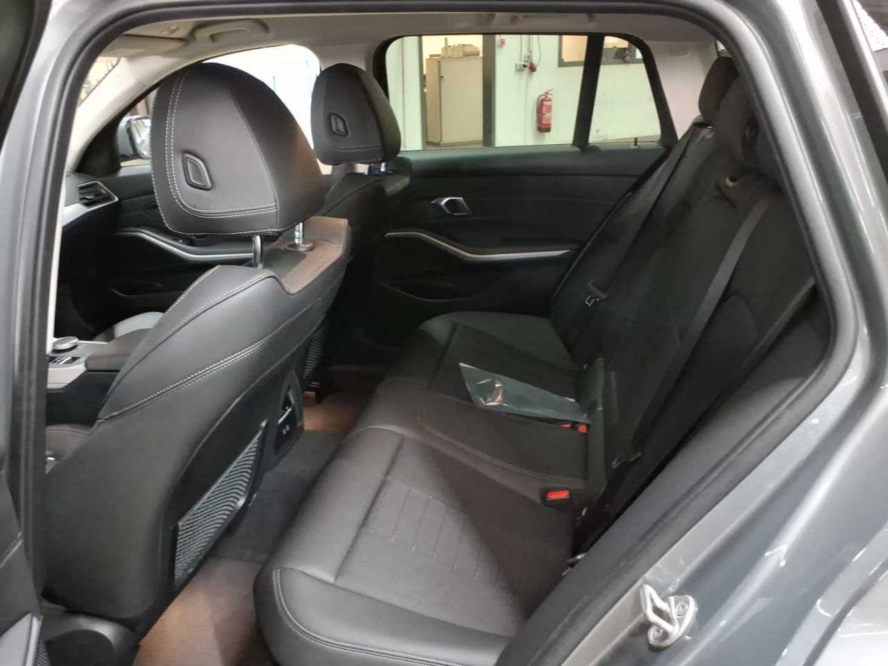 BMW 320d Touring Aut. 13