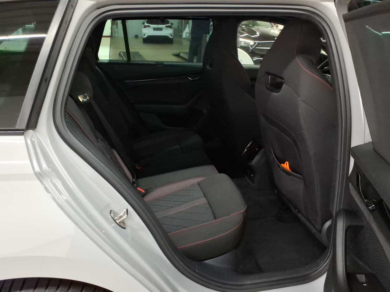 Skoda Octavia Combi 1.4 TSI iV DSG RS 14
