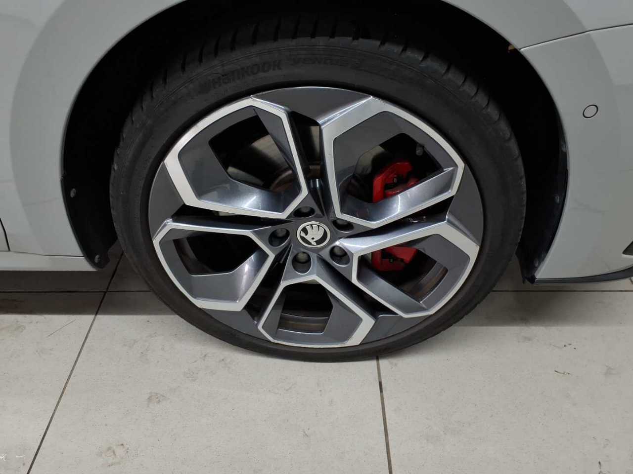 Skoda Octavia Combi 1.4 TSI iV DSG RS 17