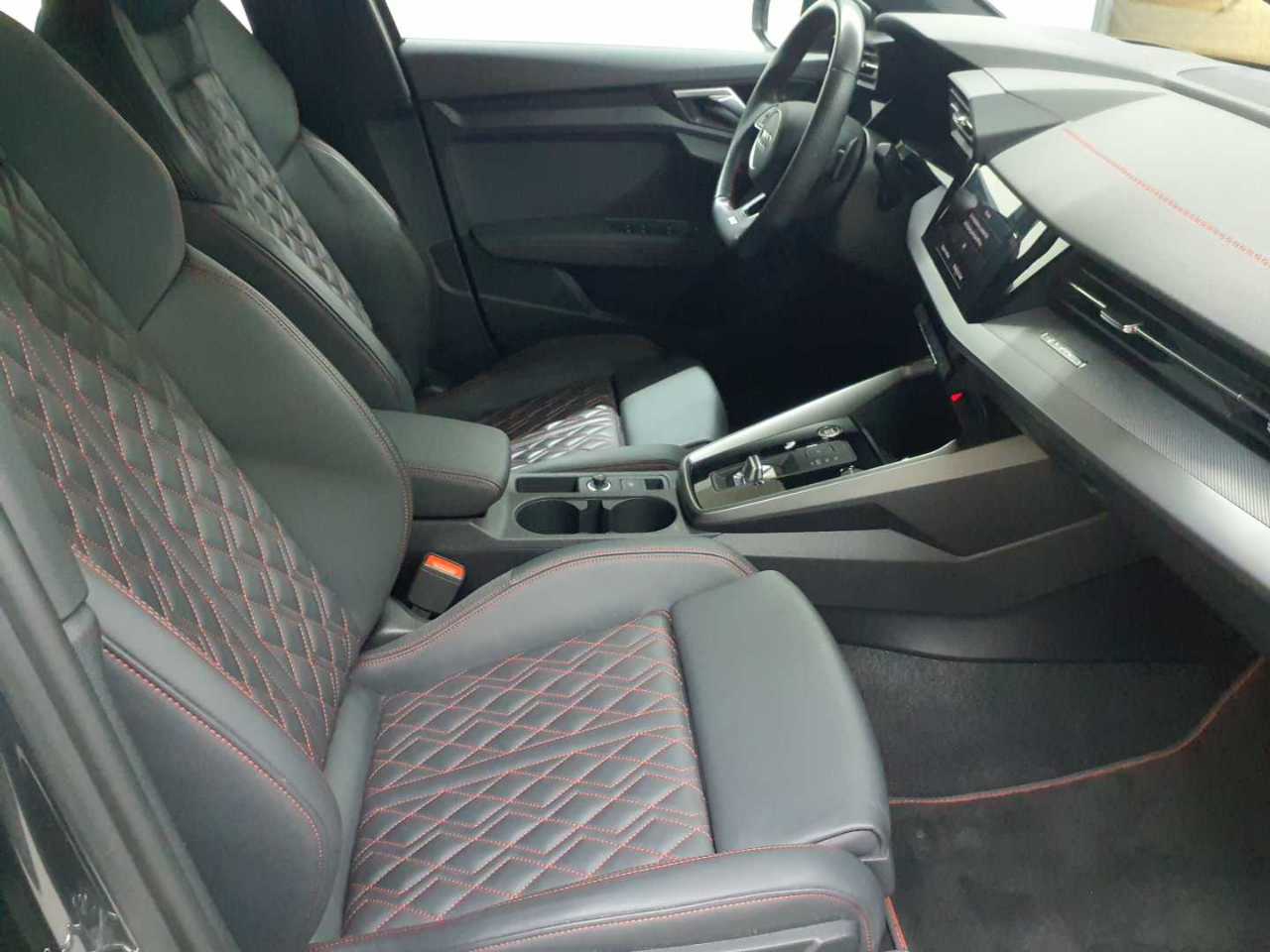 Audi A3 40 TFSI Sportback quattro S tronic S line 8