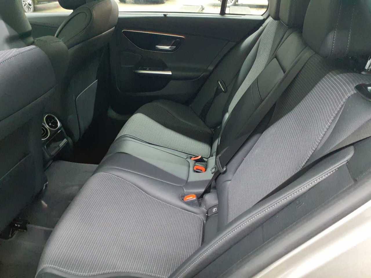 Mercedes-Benz C 300 e T 9G-TRONIC Avantgarde 13