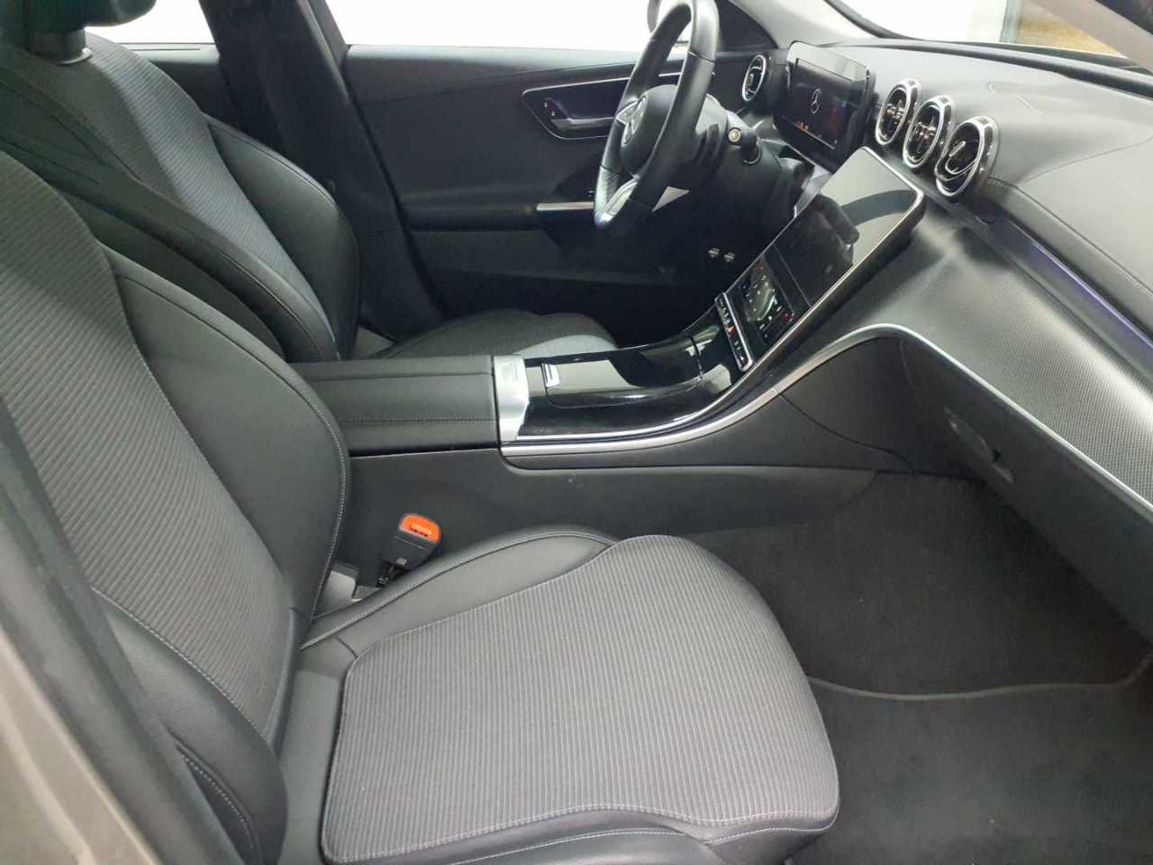 Mercedes-Benz C 300 e T 9G-TRONIC Avantgarde 8