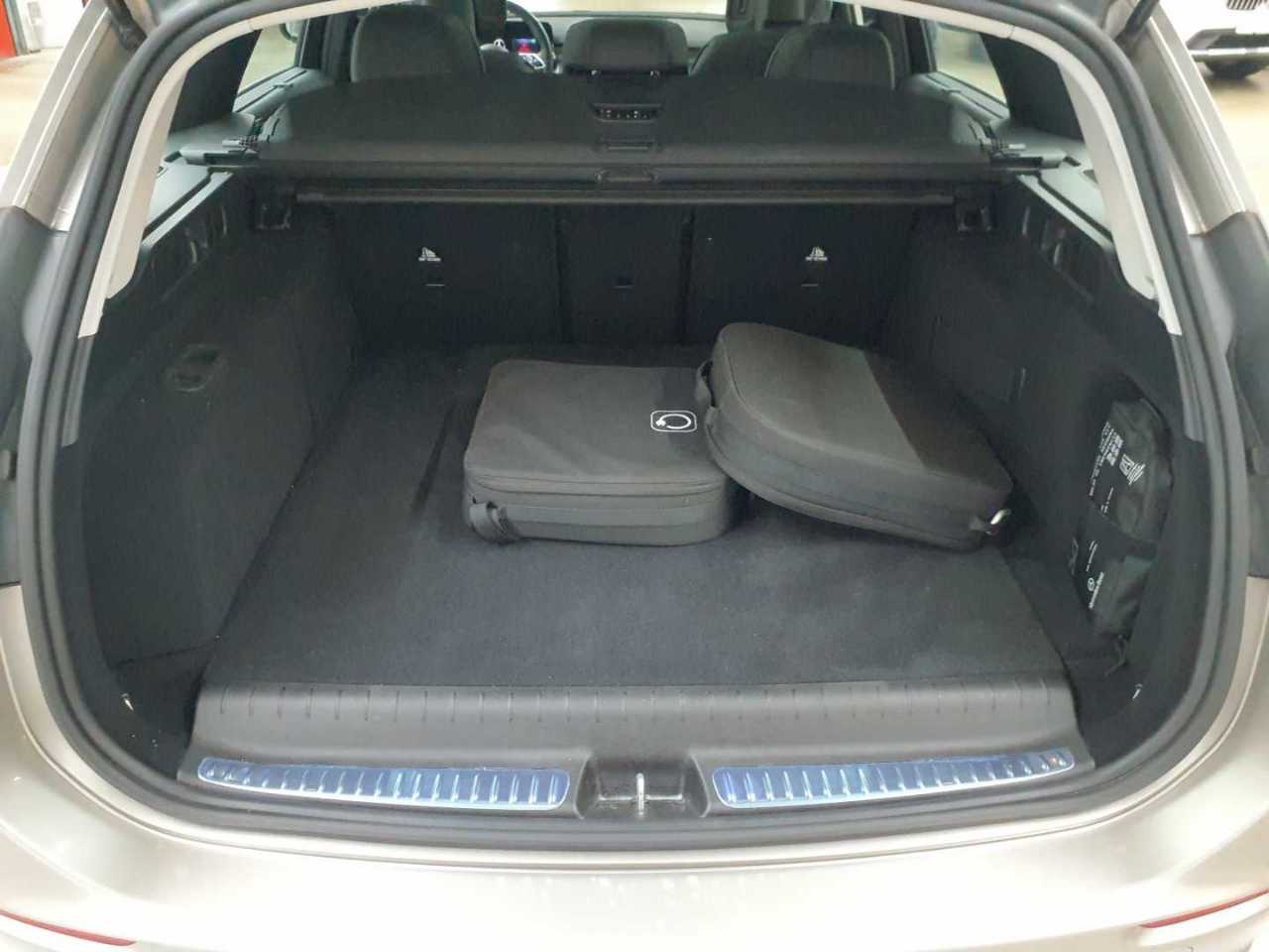 Mercedes-Benz C 300 e T 9G-TRONIC Avantgarde 15