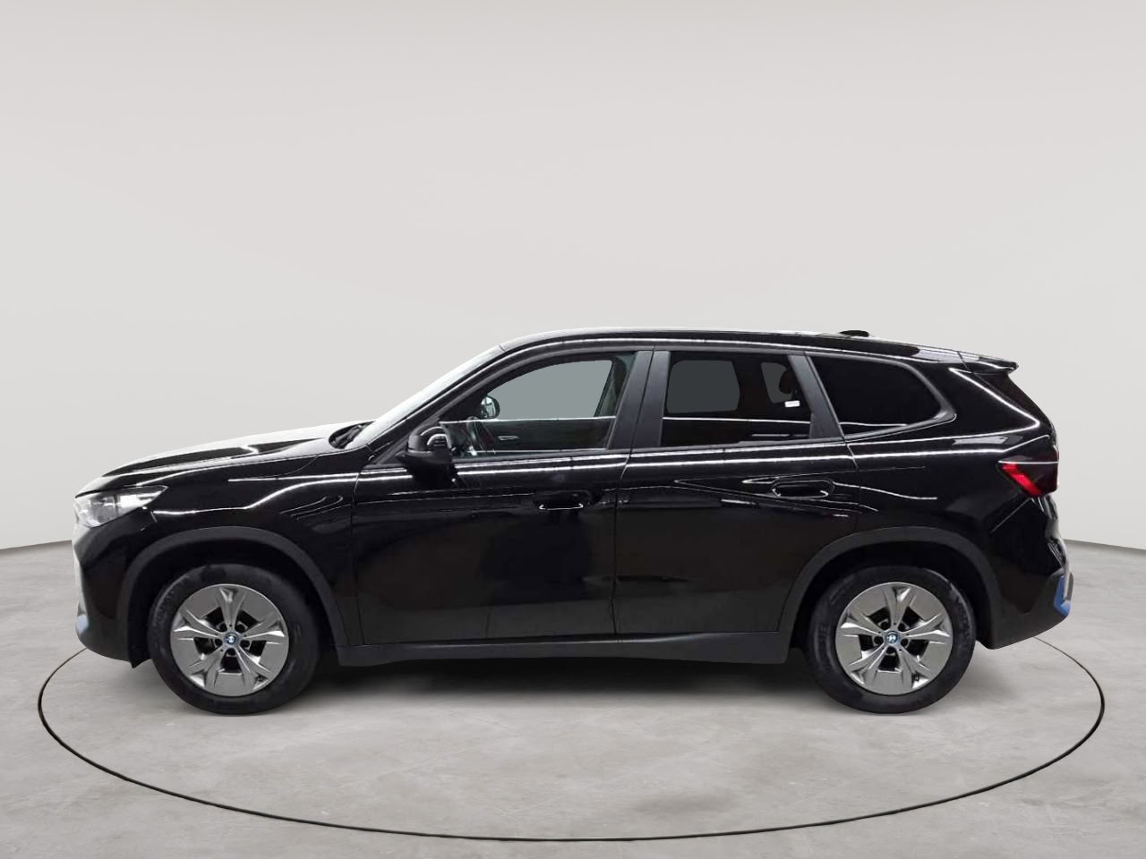 BMW iX1 xDrive30 6