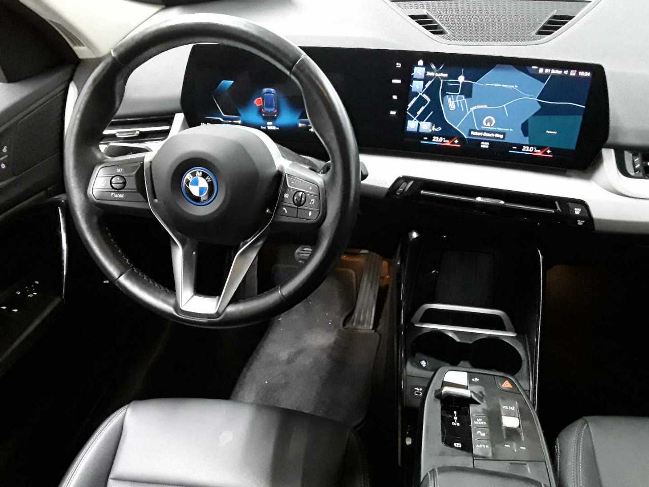 BMW iX1 xDrive30 10