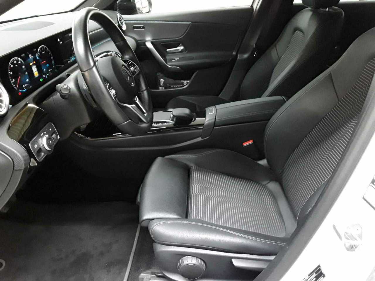 Mercedes-Benz A 250 e 8G-DCT Progressive 7