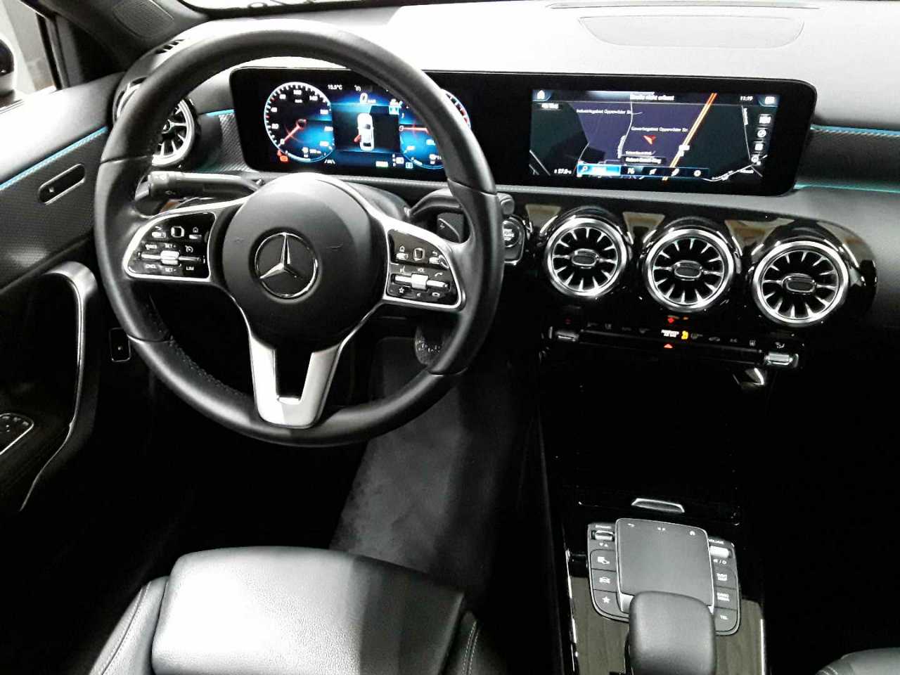 Mercedes-Benz A 250 e 8G-DCT Progressive 10