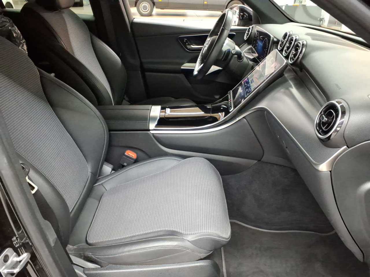 Mercedes-Benz GLC 300 e 4Matic 9G-TRONIC Avantgarde Advanced 8