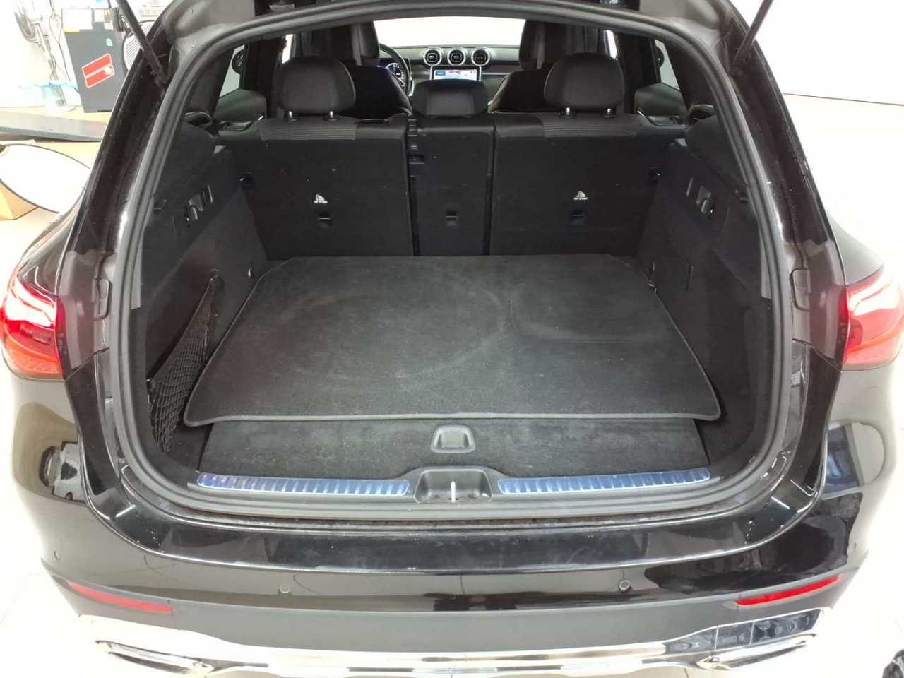 Mercedes-Benz GLC 300 e 4Matic 9G-TRONIC Avantgarde Advanced 14
