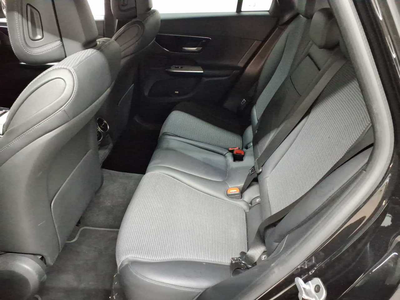 Mercedes-Benz GLC 300 e 4Matic 9G-TRONIC Avantgarde Advanced 13