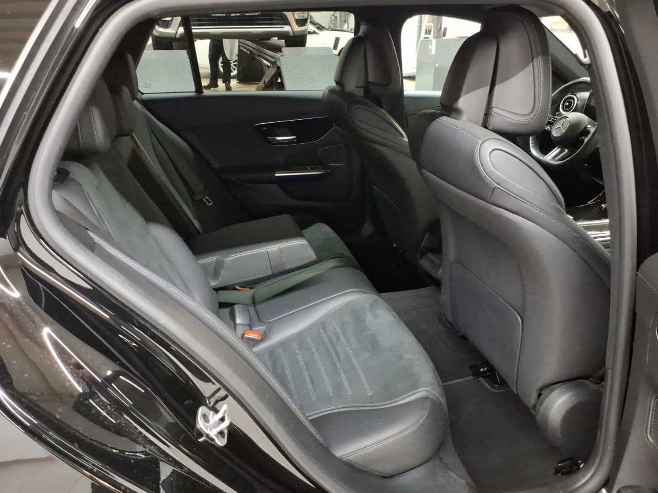 Mercedes-Benz C 220 d T 9G-TRONIC AMG Line 14