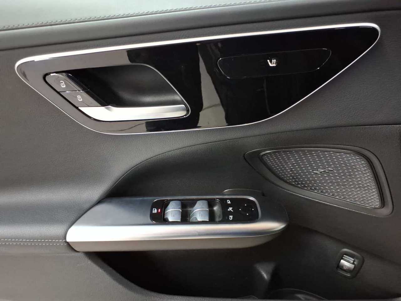 Mercedes-Benz C 220 d T 9G-TRONIC AMG Line 19
