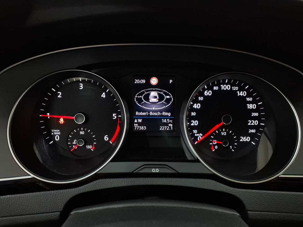 Volkswagen Passat Variant 2.0 TDI SCR DSG Business 11