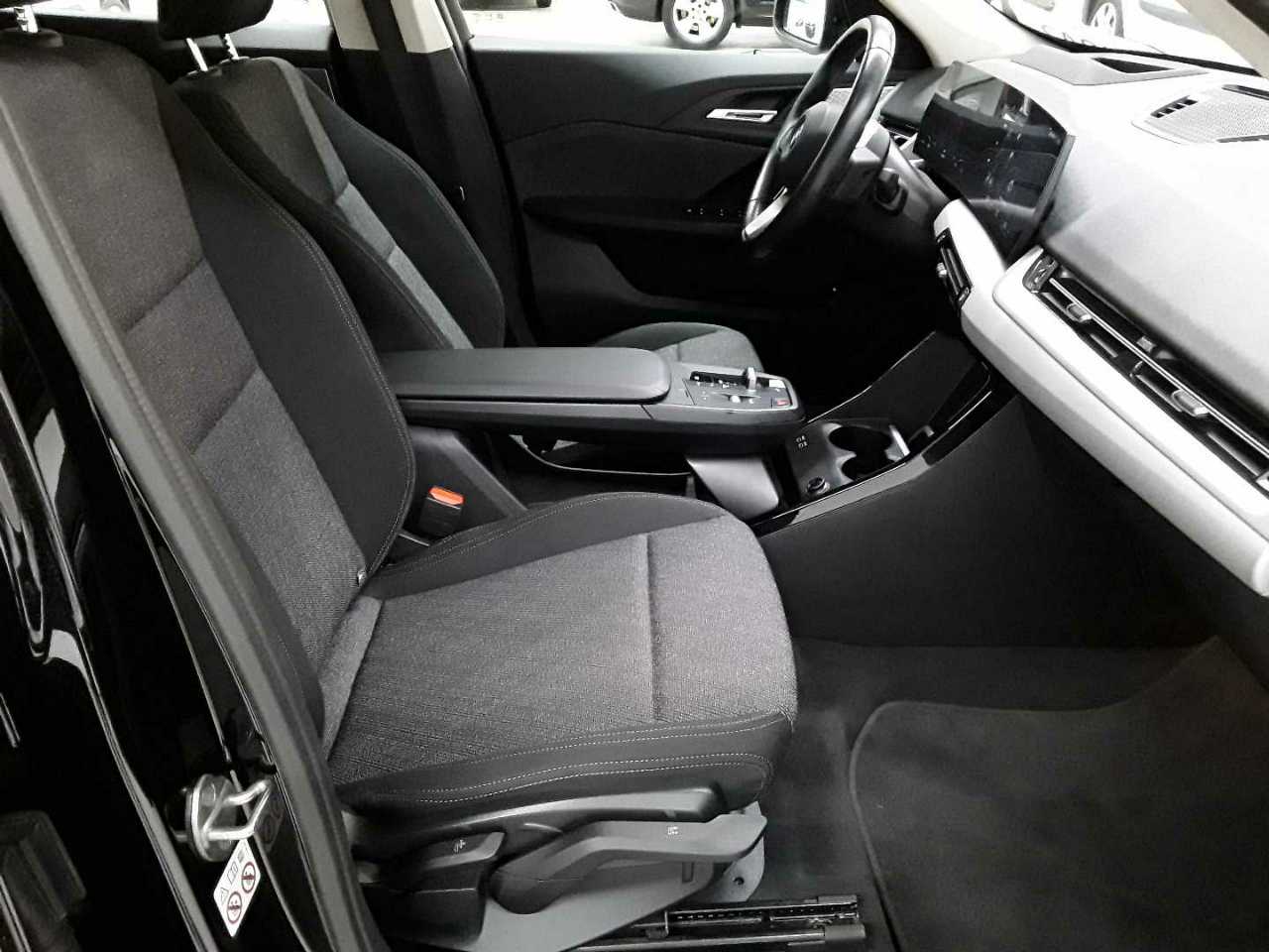 BMW iX1 xDrive30 8