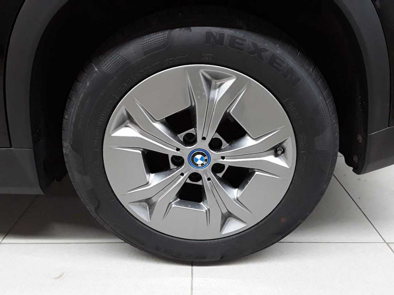 BMW iX1 xDrive30 20