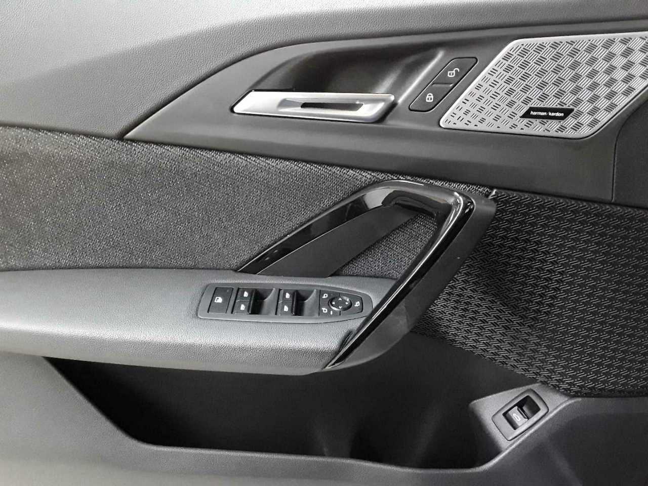 BMW iX1 xDrive30 16