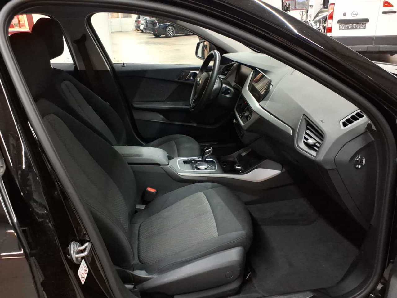 BMW 118i Aut. Advantage 8