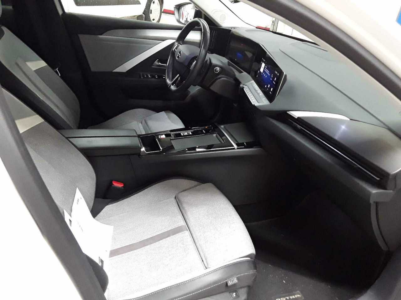 Opel Astra Sports Tourer 1.2 Turbo Automatik Business Elegance 8