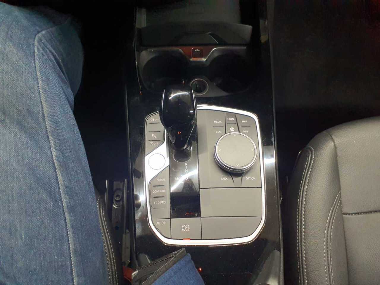 BMW 120i Aut. Advantage 10