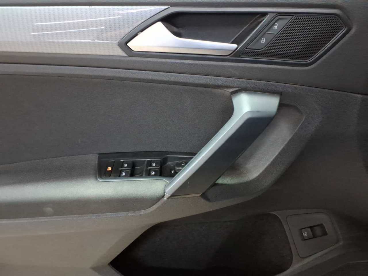 Volkswagen Tiguan 1.4 eHybrid OPF DSG Life 18