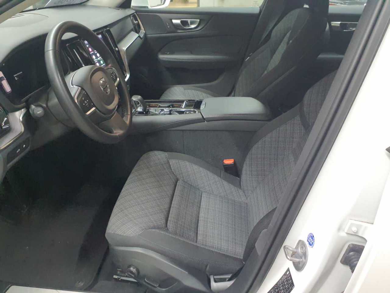 Volvo V60 T6 AWD Recharge Essential 7