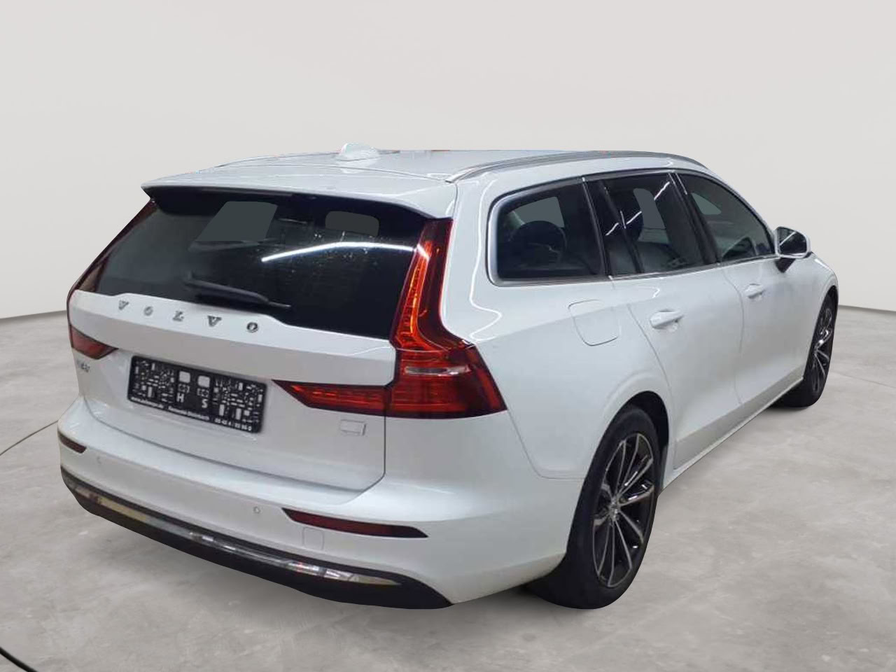 Volvo V60 T6 AWD Recharge Essential 4