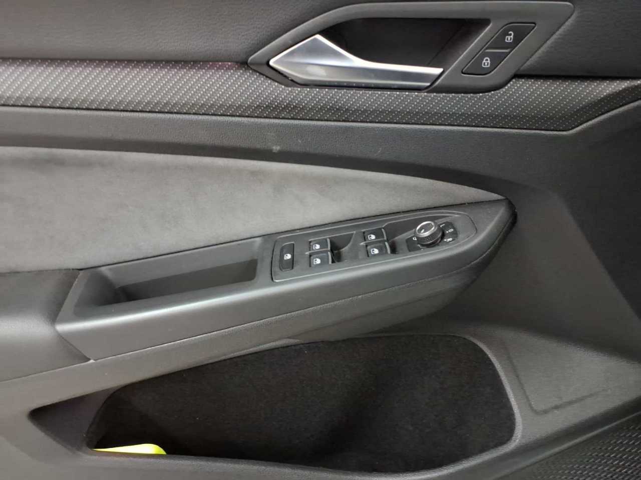 Volkswagen Golf 2.0 TDI SCR DSG R-Line 18