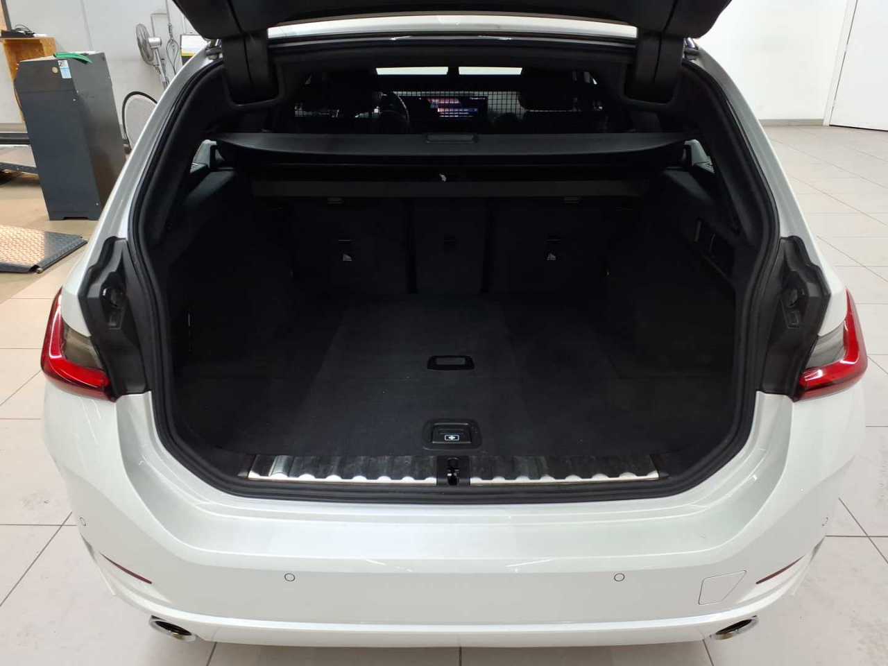 BMW 320d Touring xDrive Aut. 15