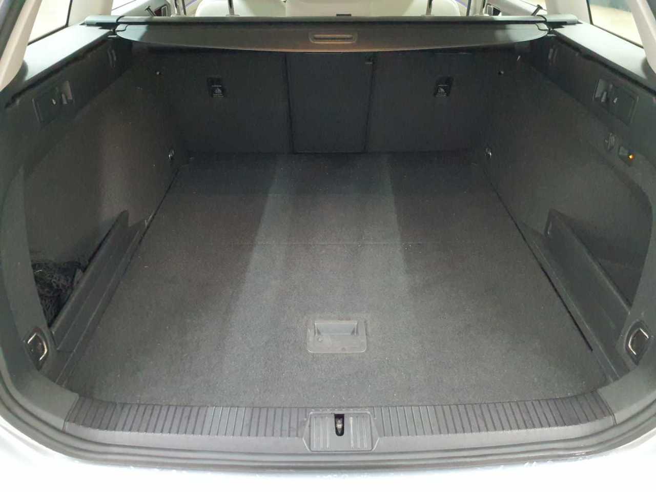 Volkswagen Passat Variant 2.0 TDI SCR Elegance 15