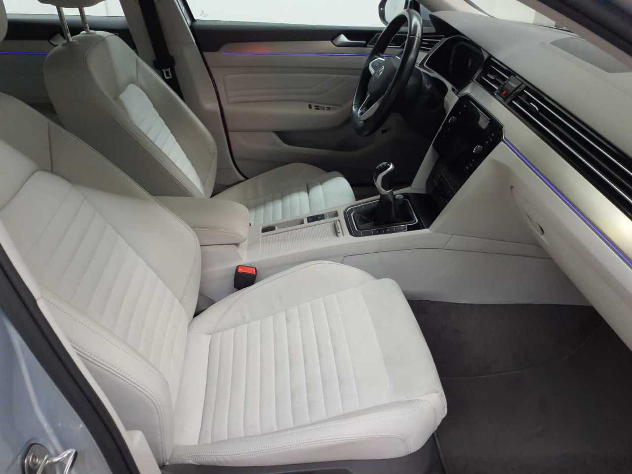 Volkswagen Passat Variant 2.0 TDI SCR Elegance 8
