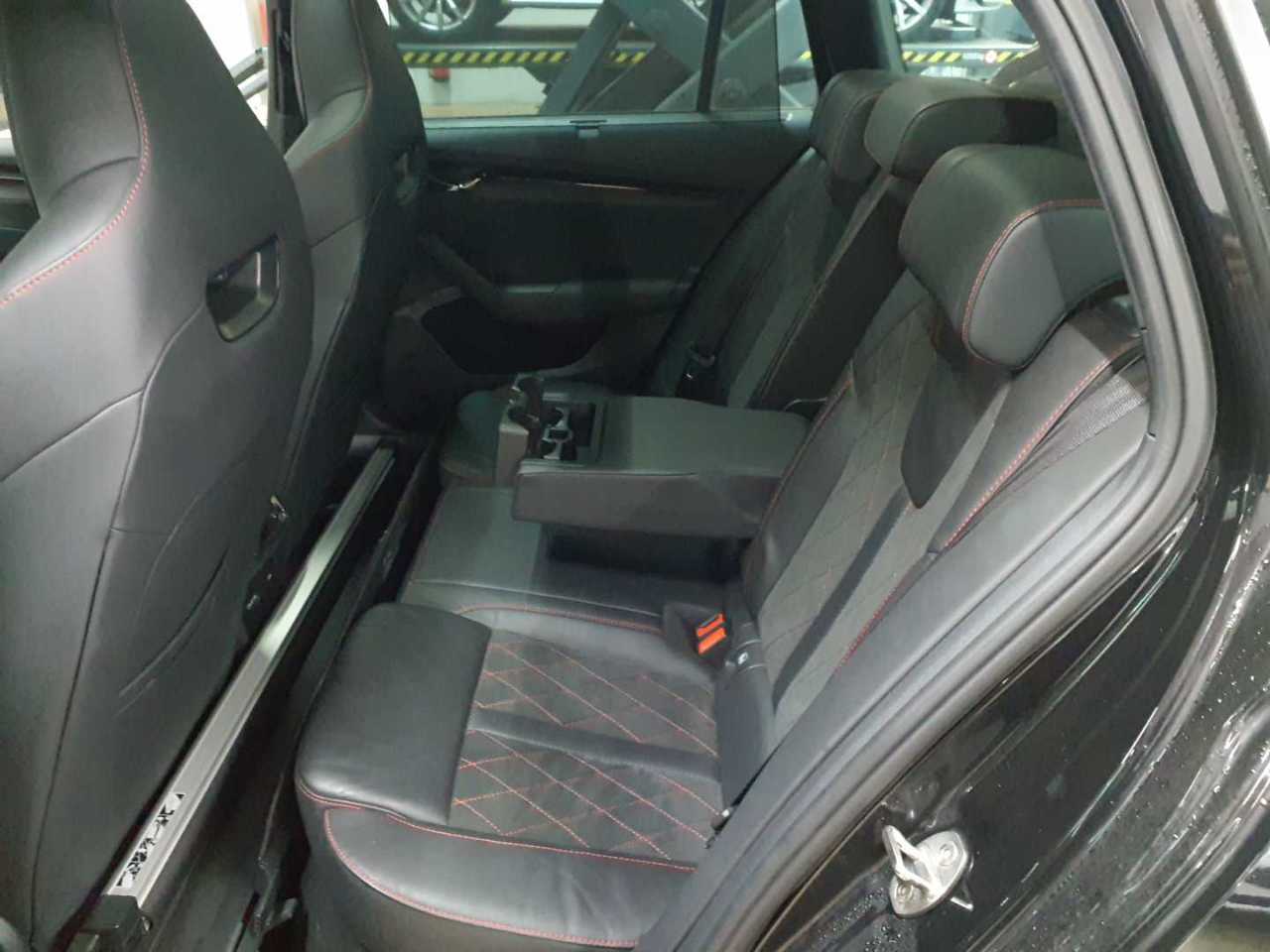 Skoda Octavia Combi 1.4 TSI iV DSG RS 14