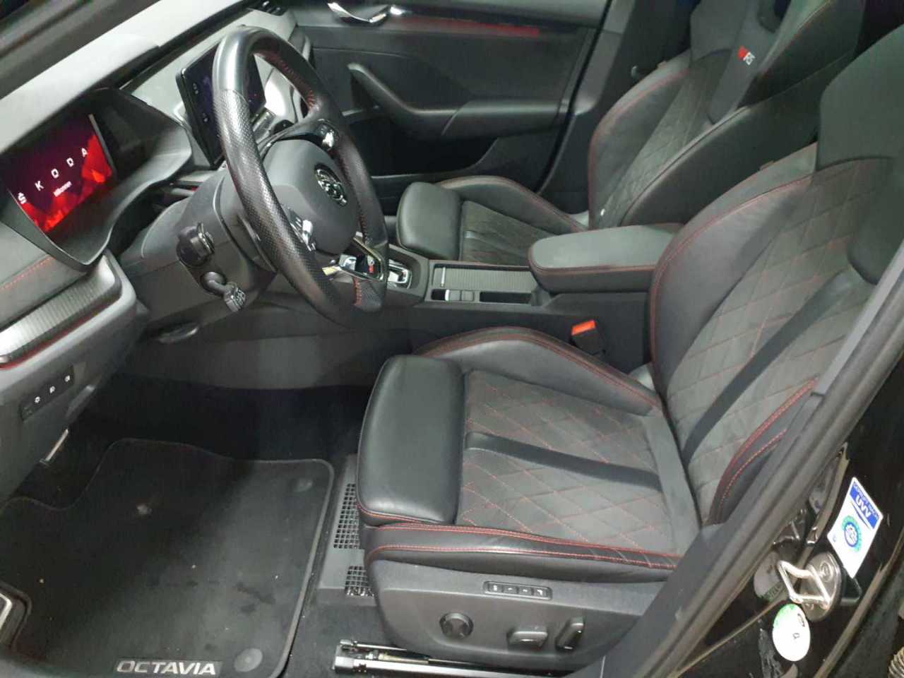 Skoda Octavia Combi 1.4 TSI iV DSG RS 8