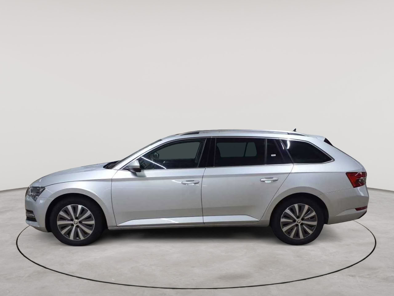 Skoda Superb Combi 2.0 TDI DSG Style 6